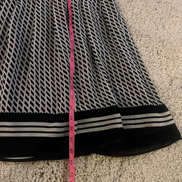 Talbots Petite Geometric Print Skirt Size 2 - Picture 8 of 8